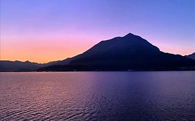 Blue House Lake PANORAMA Varenna